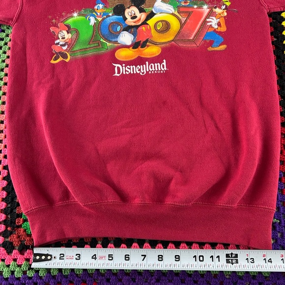 Disneyland Resort 2007 Mickey Mouse Cherry Crewneck Lilo Stitch Donlald … - Picture 10 of 12